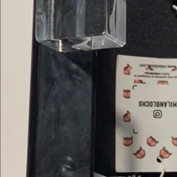 Pearl acrylic box clutch with gold sequins detail - Picture 6 of 8